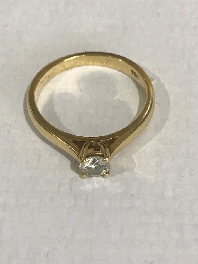 Solid 18ct Gold Solitaire Diamond Ring