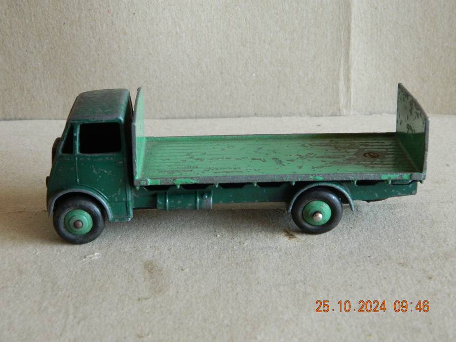 DINKY  SUPERTOYS   -  -   GUY VAN