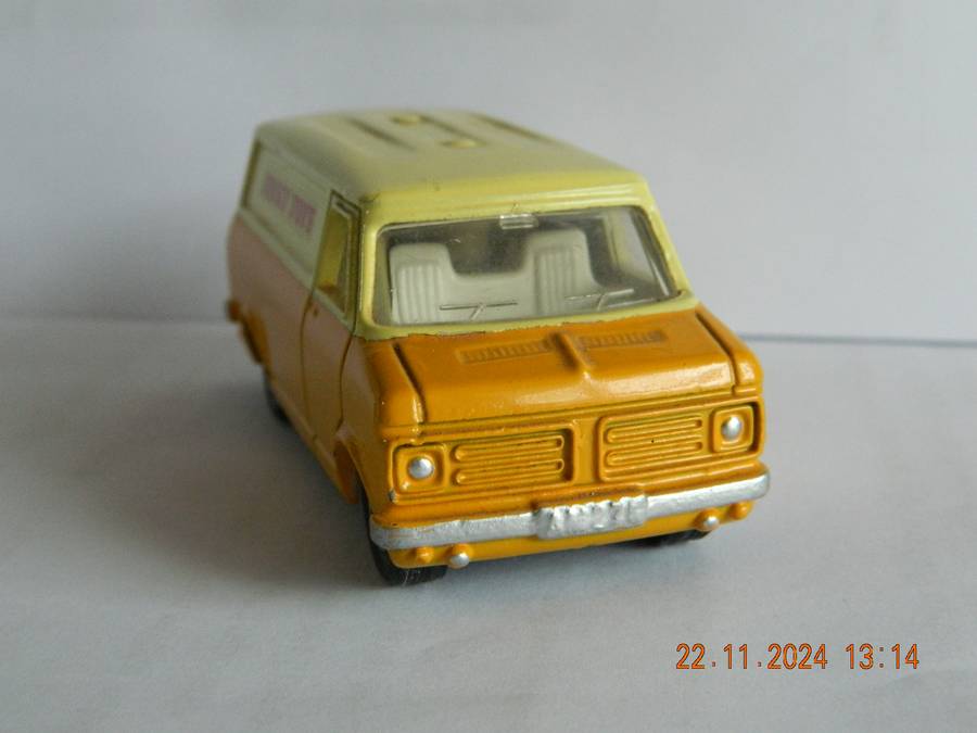 DINKY TOYS  -   -  BEDFORD VAN   'DINKY TOYS'