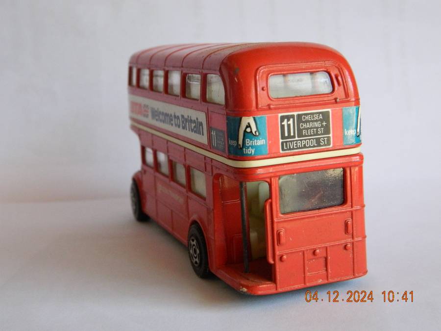 CORGI TOYS  -   -  LONDON TRANSPORT - 'ROUTEMASTER'