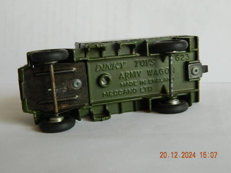 DINKY TOYS  -  623  -  ARMY COVERED WAGON