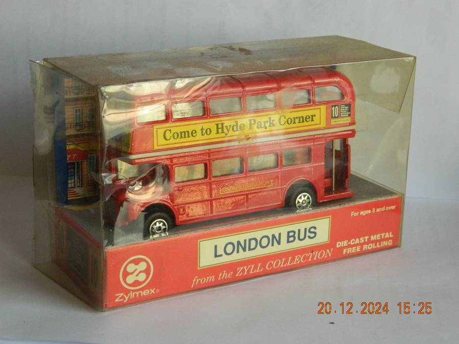 ZYLMEX  -  10  -   THE ROUTEMASTER  -  LONDON BUS