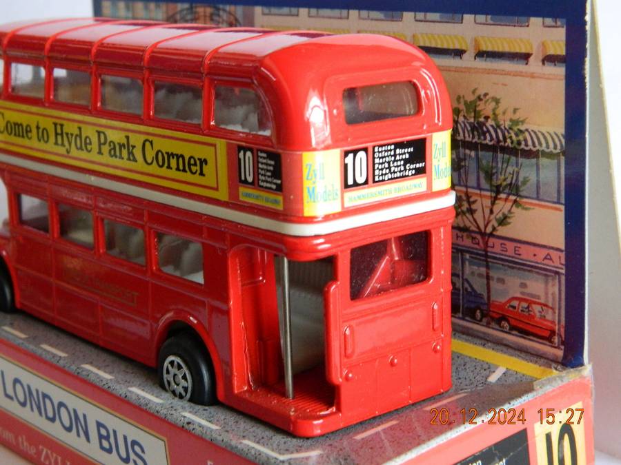 ZYLMEX  -  10  -   THE ROUTEMASTER  -  LONDON BUS