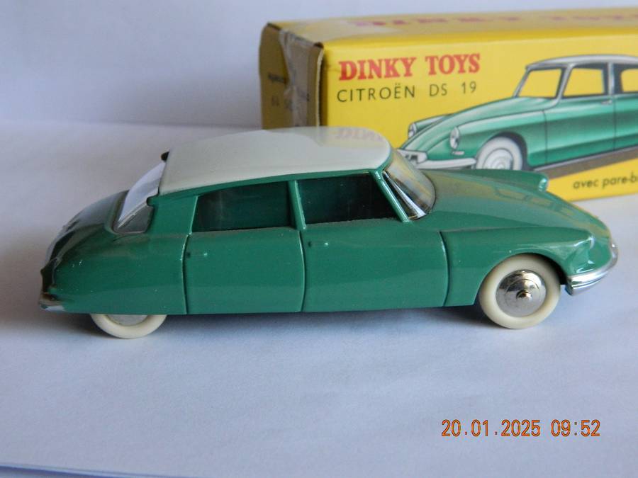 DEAGOSTINI - DINKY TOYS  -  24 CP  -  CITROEN DS 19
