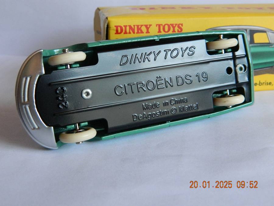 DEAGOSTINI - DINKY TOYS  -  24 CP  -  CITROEN DS 19