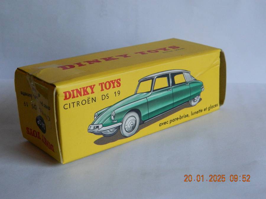 DEAGOSTINI - DINKY TOYS  -  24 CP  -  CITROEN DS 19