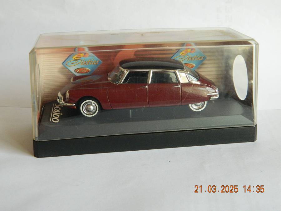 SOLIDO   -   4562  -     CITROEN  DS  -  1956