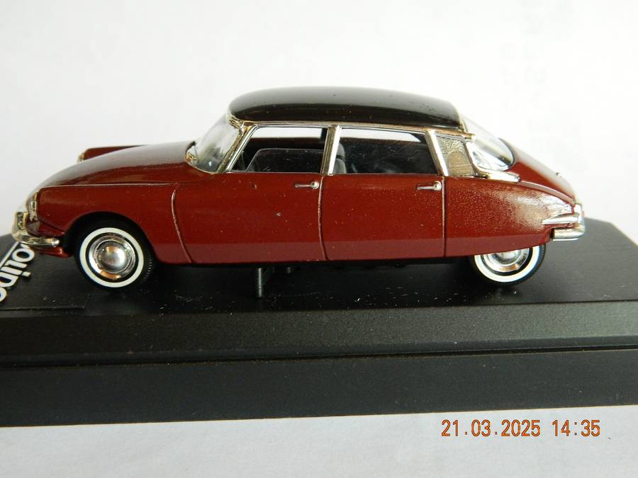 SOLIDO   -   4562  -     CITROEN  DS  -  1956
