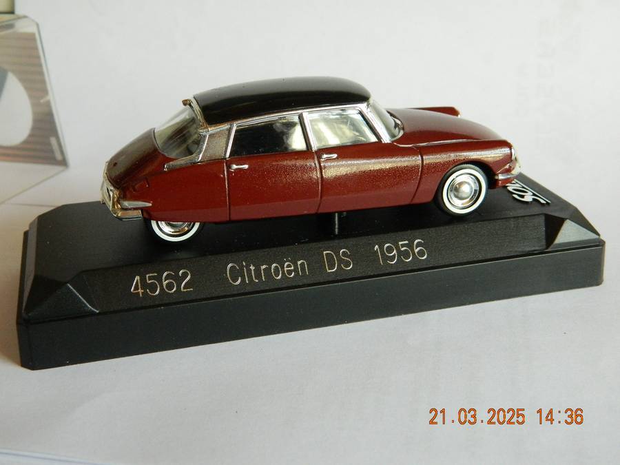 SOLIDO   -   4562  -     CITROEN  DS  -  1956