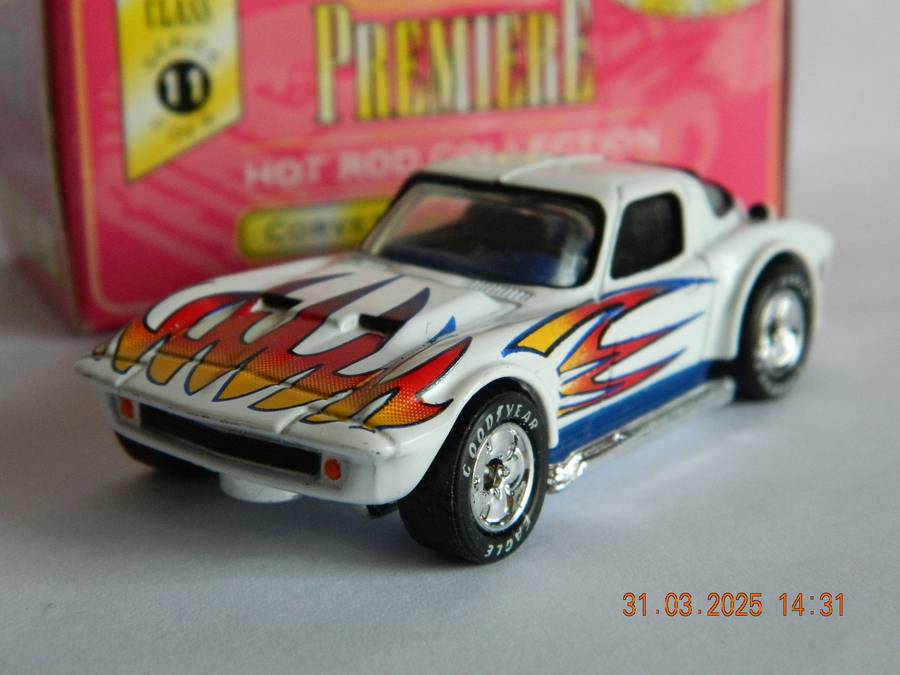 MATCHBOX  -  SERIES 11  -  CORVETTE GRAND SPORT