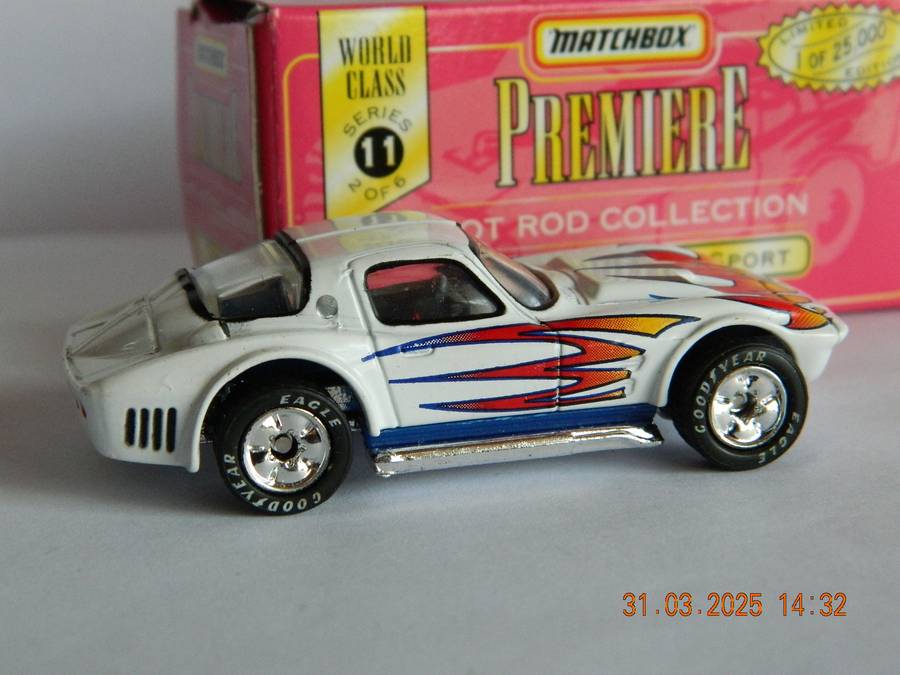 MATCHBOX  -  SERIES 11  -  CORVETTE GRAND SPORT