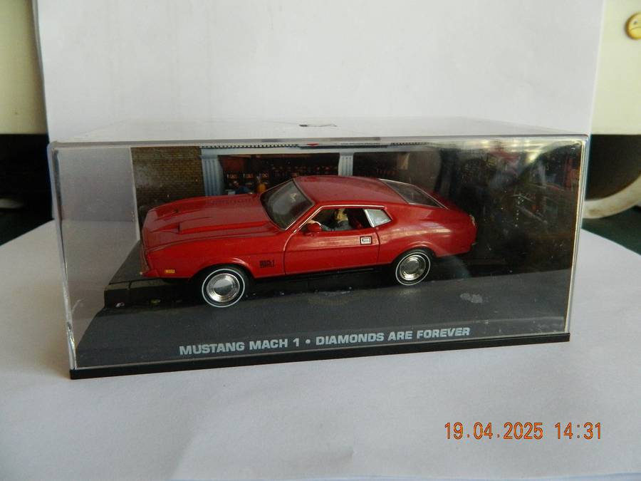 UNIVERSAL HOBBIES -  JAMES BOND 007 -  MUSTANG MACH 1 - DIAMONDS ARE FOREVER