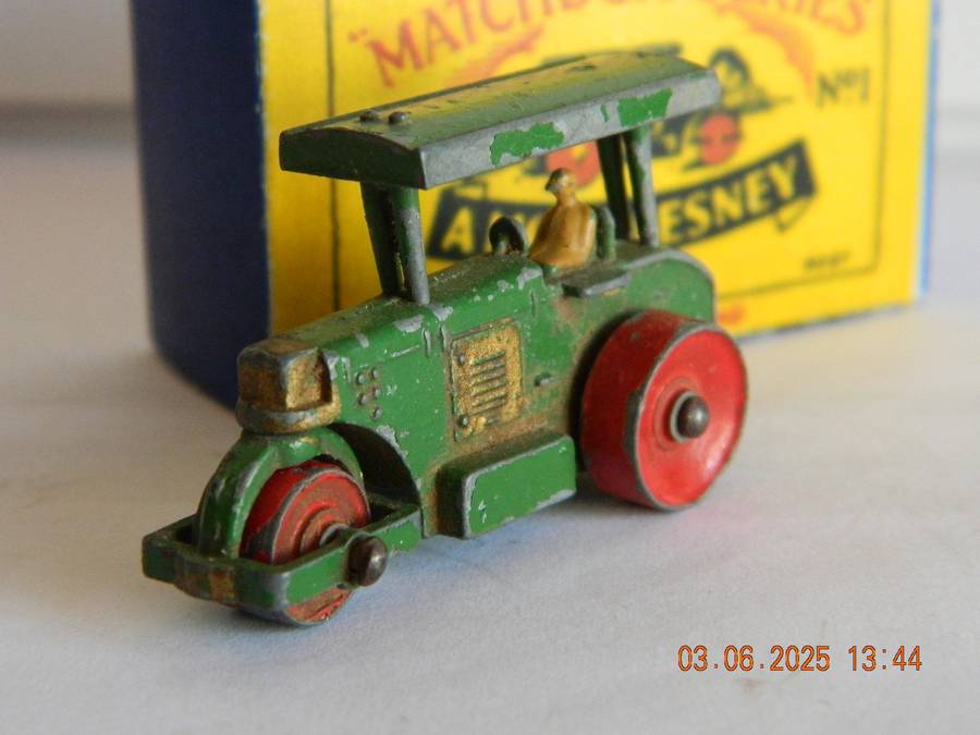 MATCHBOX SERIES  -  1   -  DIESEL ROAD ROLLER  -  (AVELING BARFORD) - 49MM