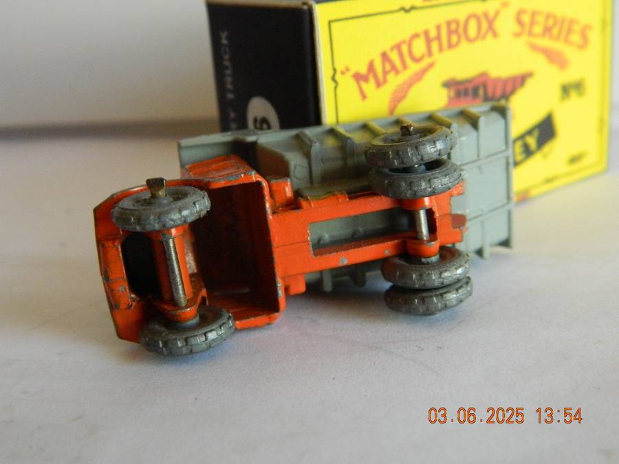 MATCHBOX SERIES  - 6  -    QUARRY TRUCK  (55MM)