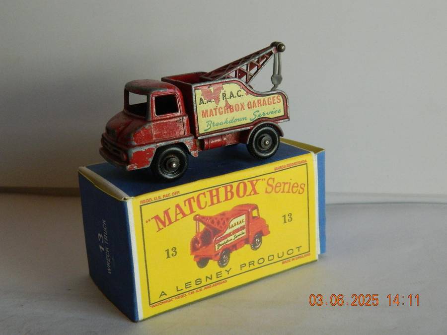 MATCHBOX SERIES  -  13   -  THAMES TRADER WRECK  TRUCK