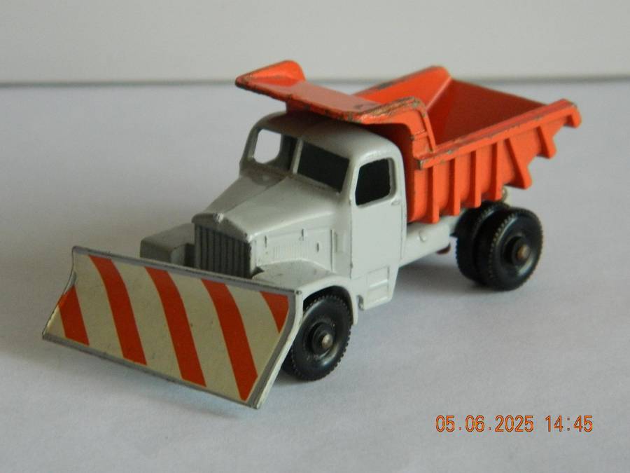 MATCHBOX SERIES  - 16  -  SCAMMELL SNOW PLOUGH