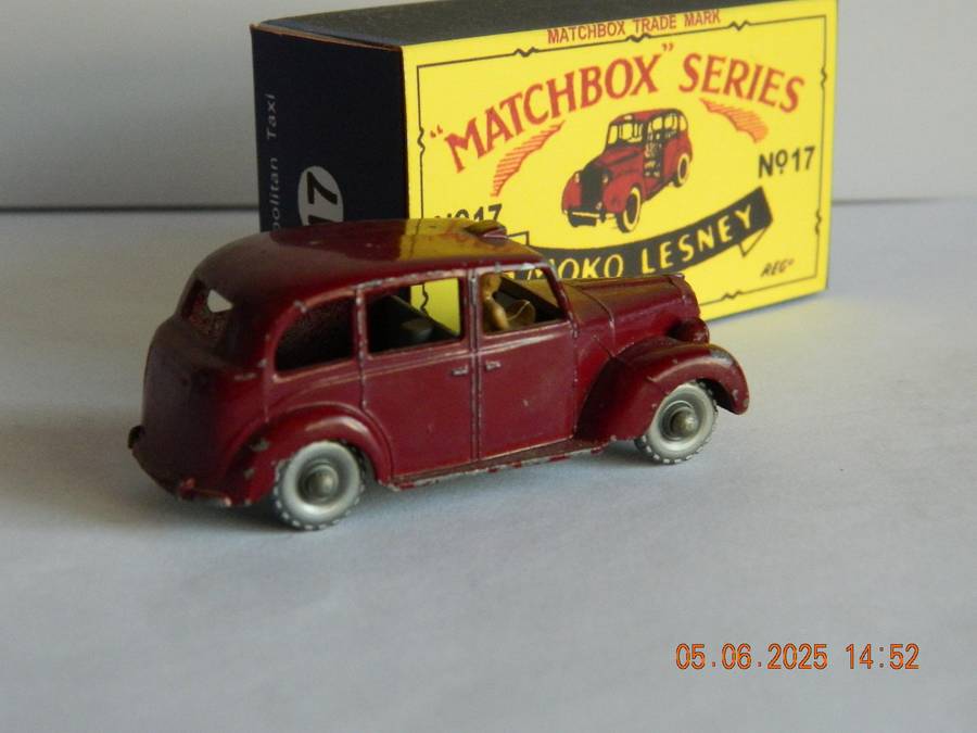 MATCHBOX SERIES  - 17  - AUSTIN FX3 TAXI