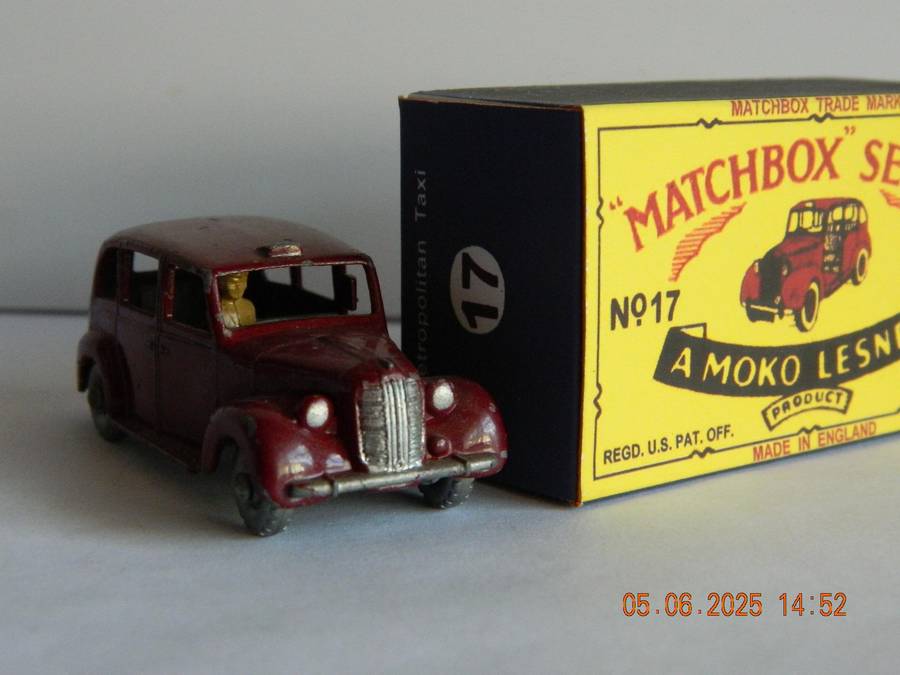 MATCHBOX SERIES  - 17  - AUSTIN FX3 TAXI