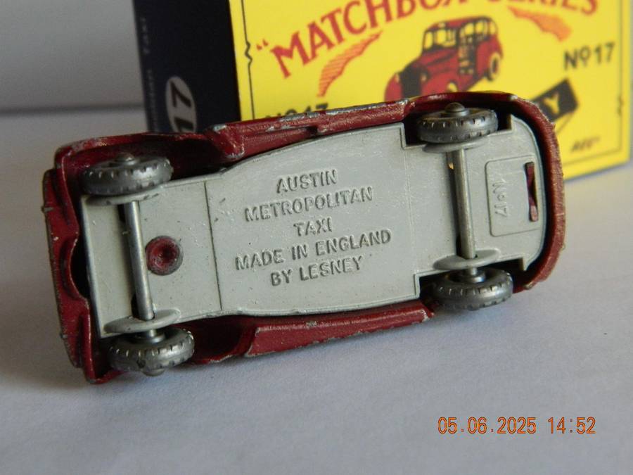 MATCHBOX SERIES  - 17  - AUSTIN FX3 TAXI