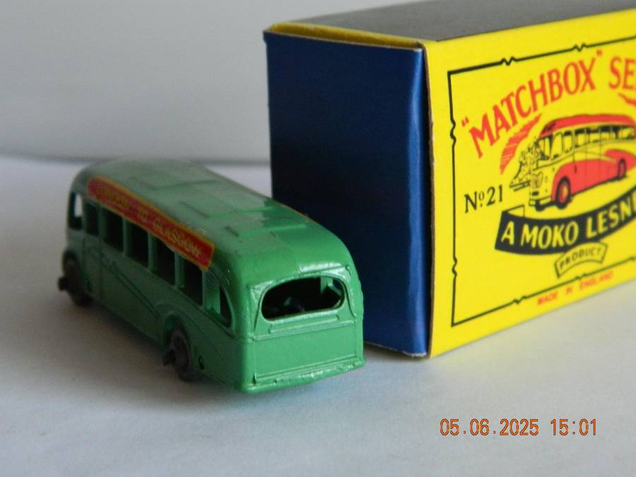 MATCHBOX SERIES  - 21  -   BEDFORD COACH -  (57MM)