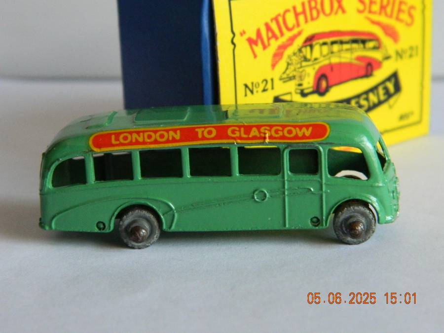 MATCHBOX SERIES  - 21  -   BEDFORD COACH -  (57MM)