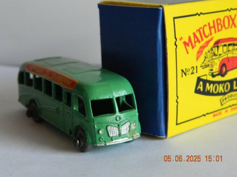 MATCHBOX SERIES  - 21  -   BEDFORD COACH -  (57MM)