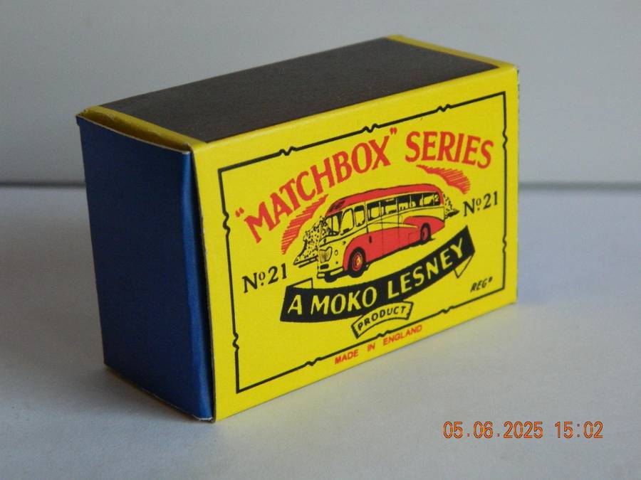 MATCHBOX SERIES  - 21  -   BEDFORD COACH -  (57MM)