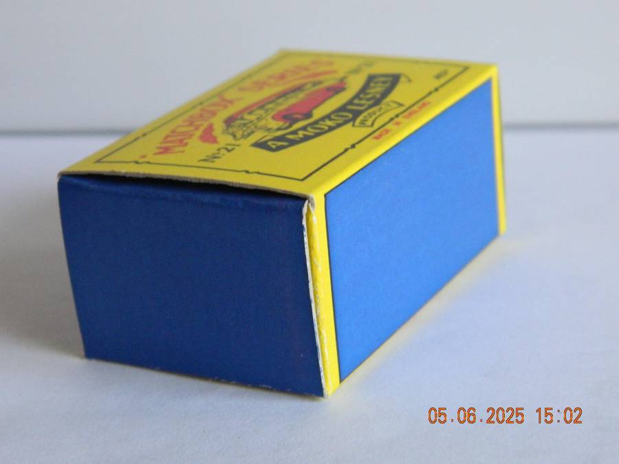 MATCHBOX SERIES  - 21  -   BEDFORD COACH -  (57MM)