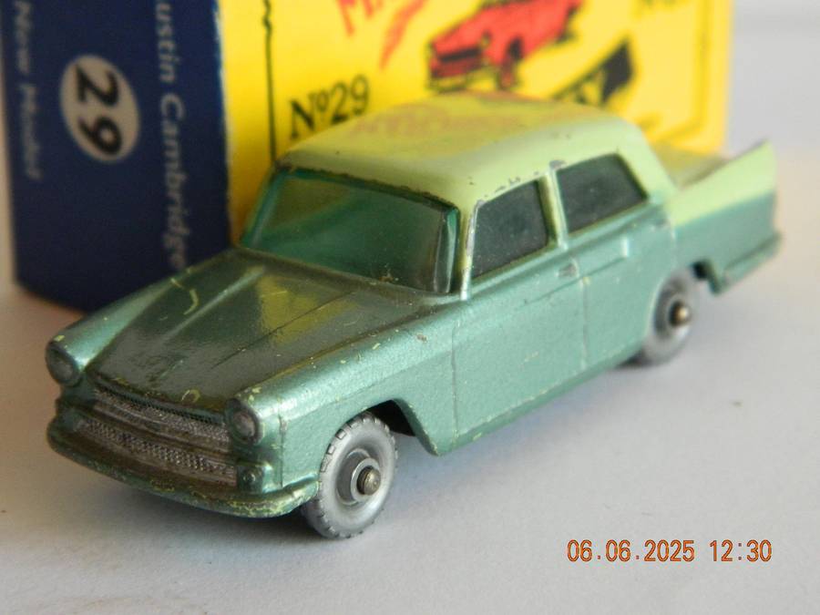 MATCHBOX SERIES  -  29  -   AUSTIN A55 CAMBRIDGE