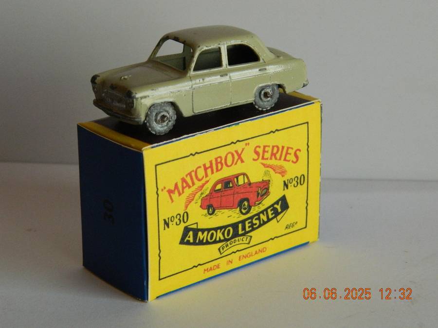 MATCHBOX SERIES  -  30  -   FORD PREFECT