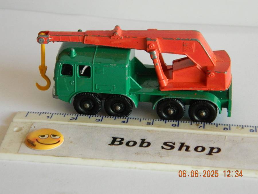 MATCHBOX SERIES  -  30  -   8 WHEEL CRANE TRUCK