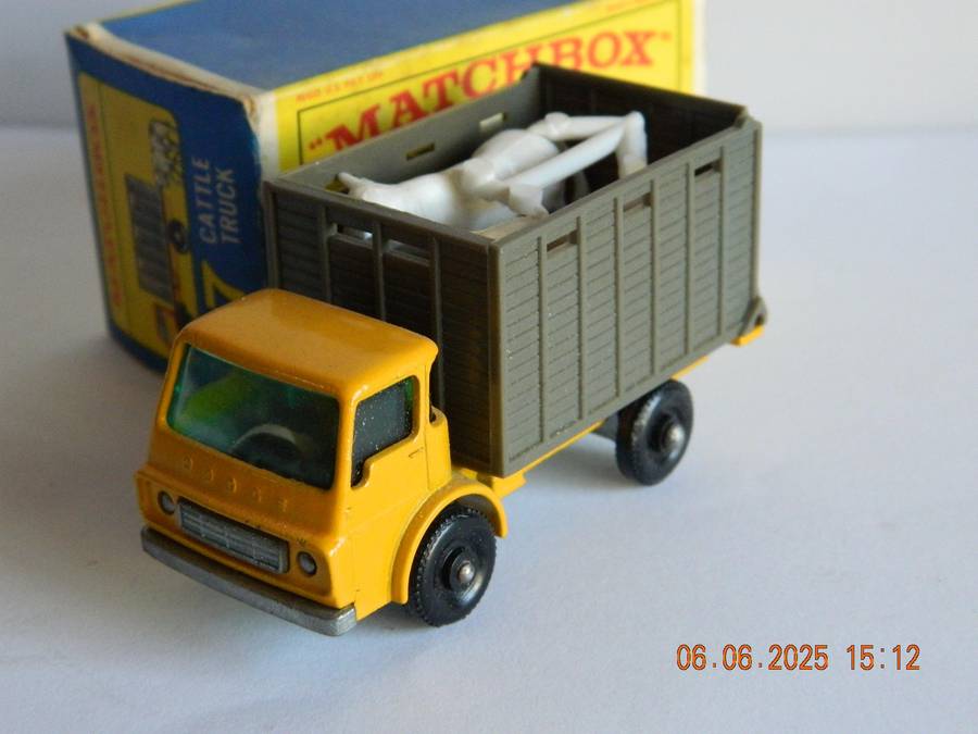 MATCHBOX SERIES  -  37  -   DODGE CATTLE TRUCK  -  ORIGINAL BOX