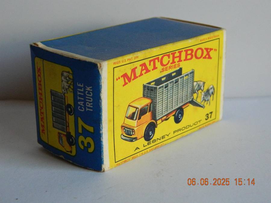 MATCHBOX SERIES  -  37  -   DODGE CATTLE TRUCK  -  ORIGINAL BOX