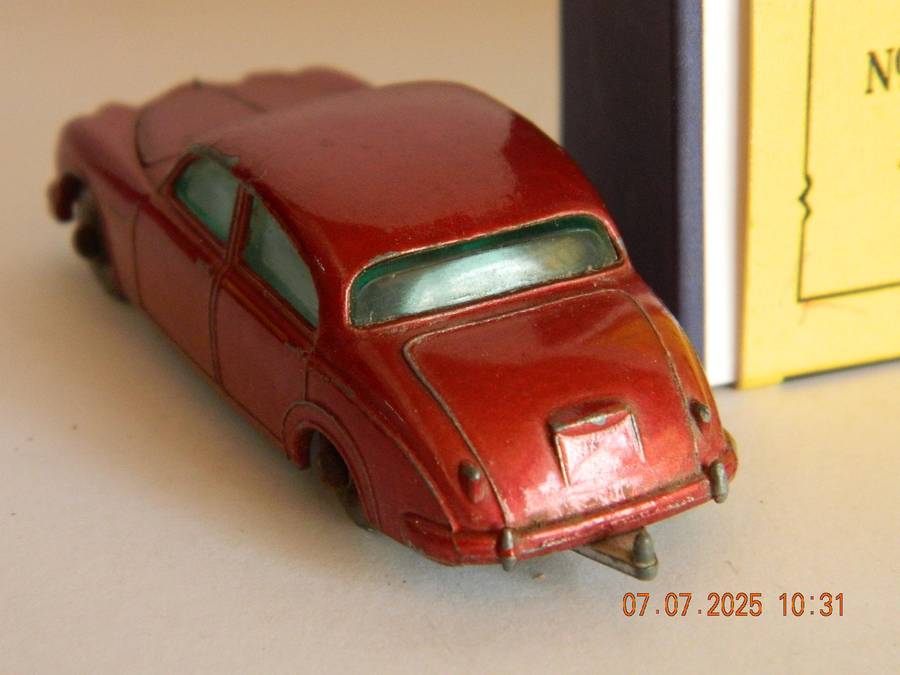 MATCHBOX SERIES  -  NO. 65  -  JAGUAR  3.4 LITRE