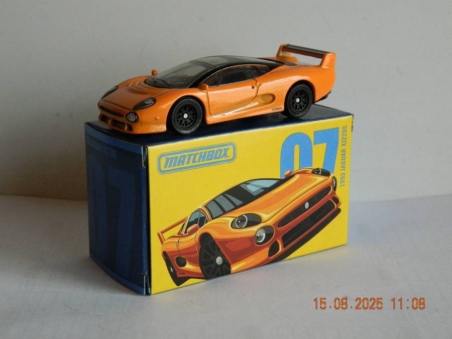 MATCHBOX COLLECTORS  -  07  -   1993  -  JAGUAR XJ220S