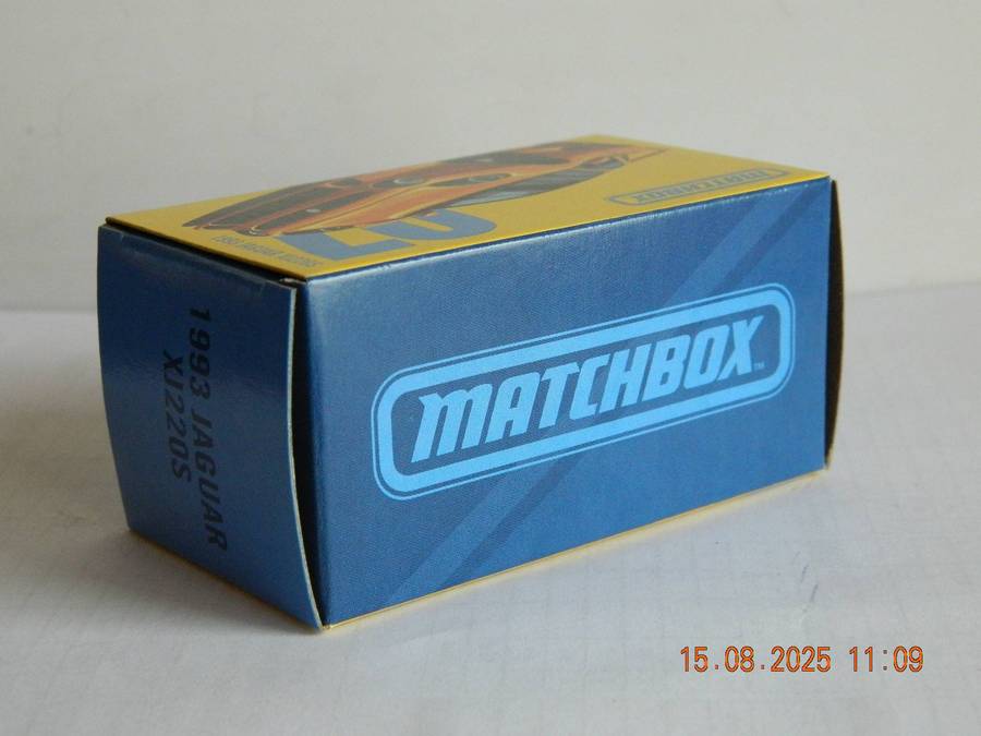 MATCHBOX COLLECTORS  -  07  -   1993  -  JAGUAR XJ220S