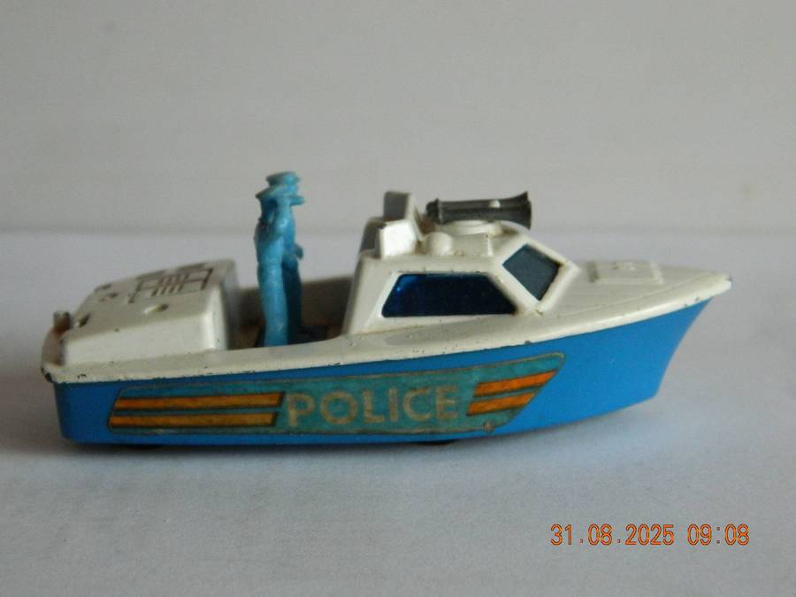 MATCHBOX SUPERFAST   -  52  -   POLICE LAUNCH