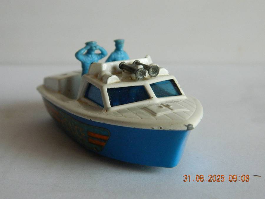 MATCHBOX SUPERFAST   -  52  -   POLICE LAUNCH