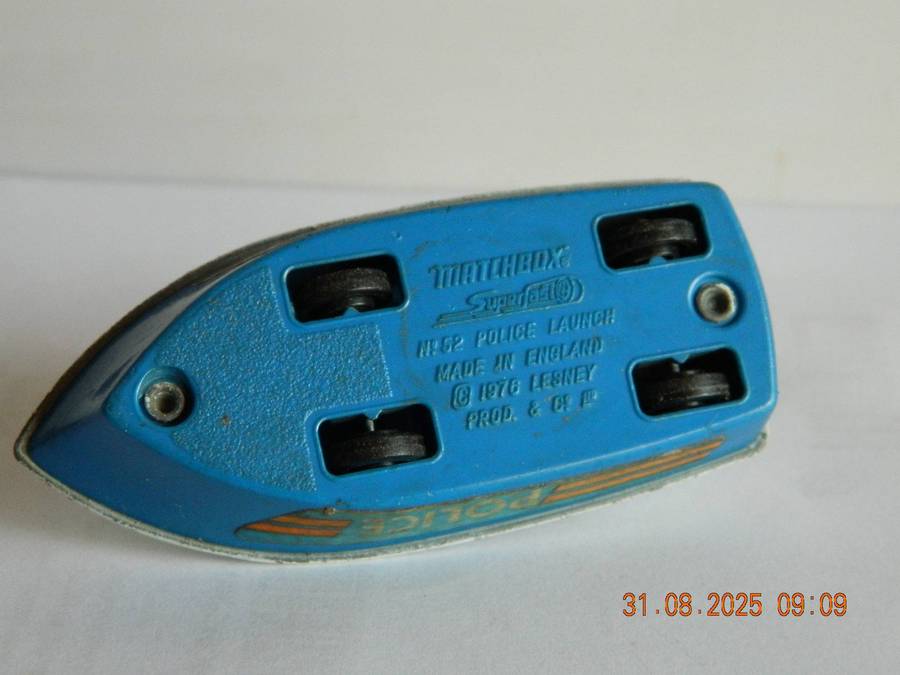 MATCHBOX SUPERFAST   -  52  -   POLICE LAUNCH