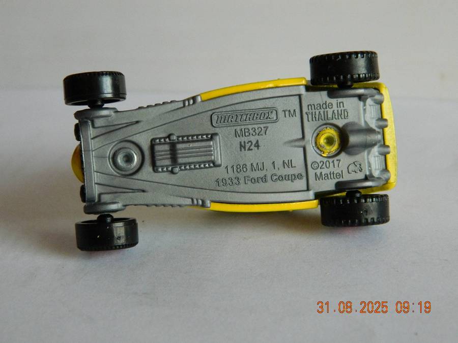 MATCHBOX    -  MB 327  -   1933  FORD COUPE