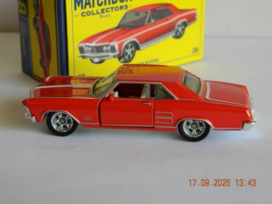 MATCHBOX COLLECTORS  -  08  -   1964 - BUICK RIVIERA
