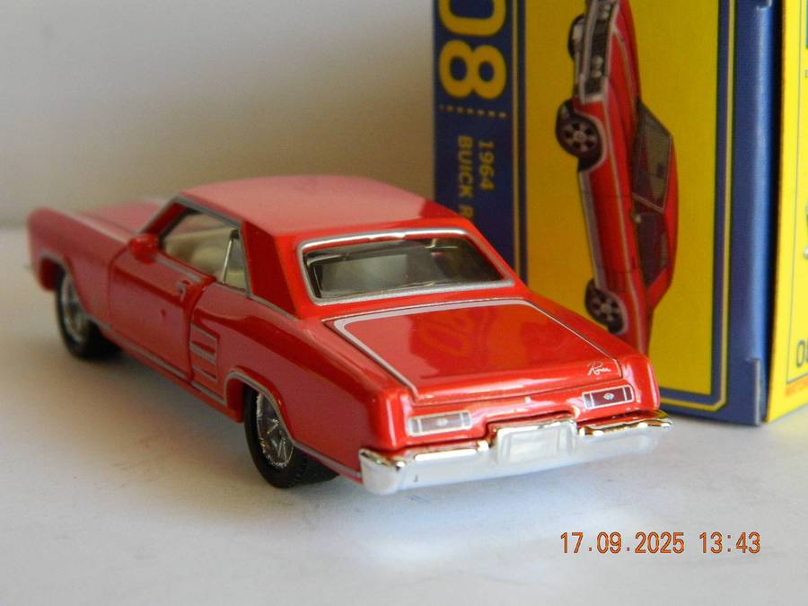 MATCHBOX COLLECTORS  -  08  -   1964 - BUICK RIVIERA