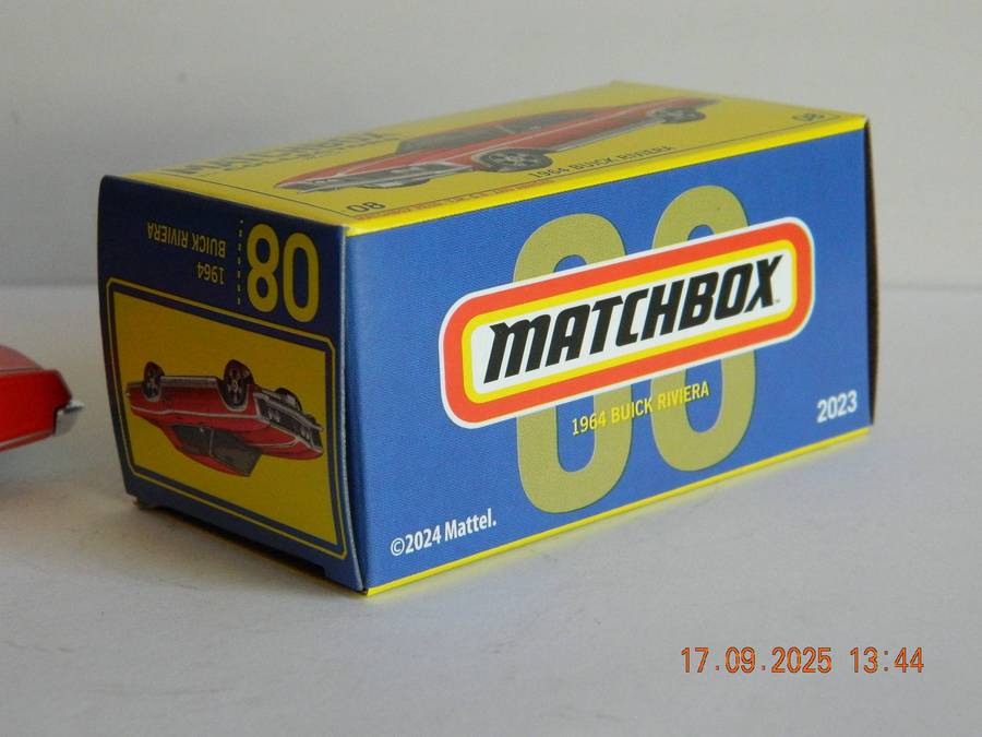 MATCHBOX COLLECTORS  -  08  -   1964 - BUICK RIVIERA