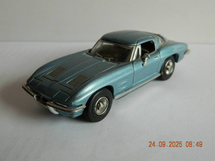DELPRADO COLLECTION   -    1963  CHEVROLET CORVETTE