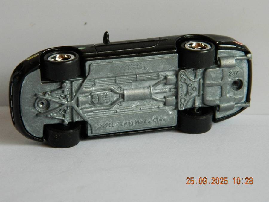 JOHNNY LIGHTNING   -    -    PLAYING MANTIS