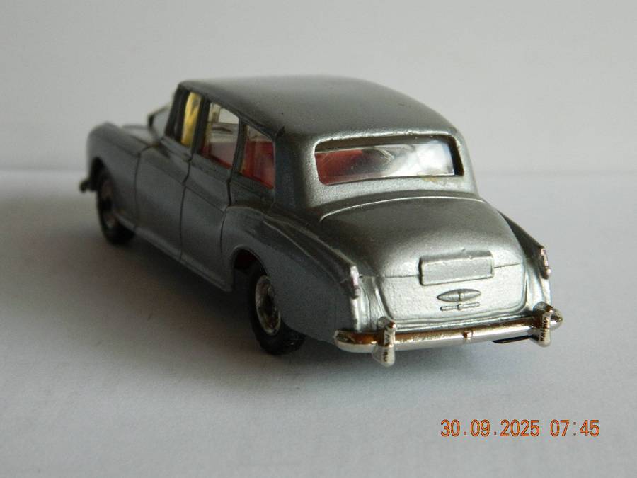 DINKY TOYS  -  198  -  ROLLS ROYCE PHANTOM V