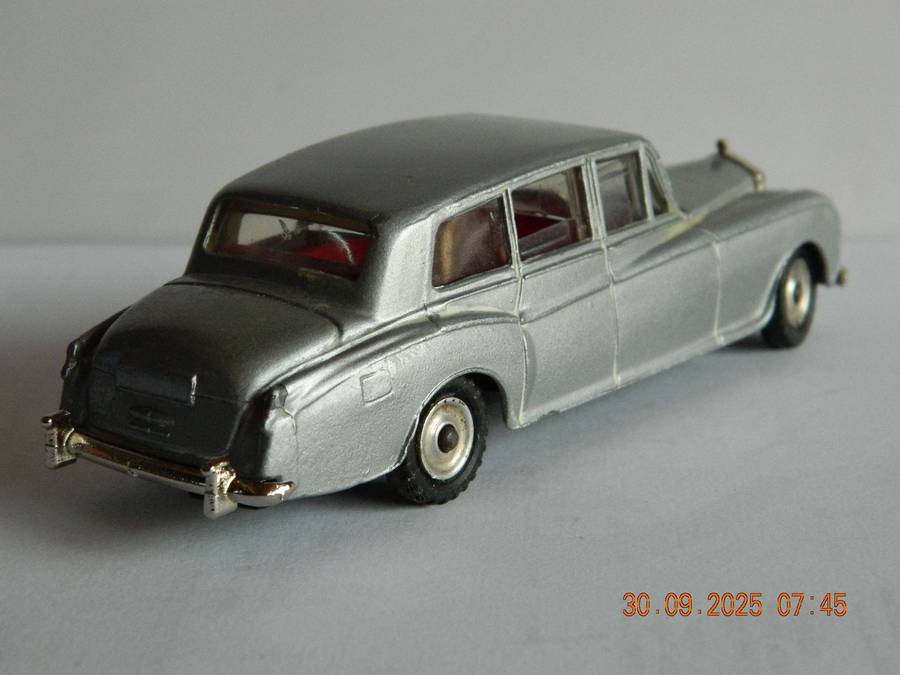 DINKY TOYS  -  198  -  ROLLS ROYCE PHANTOM V