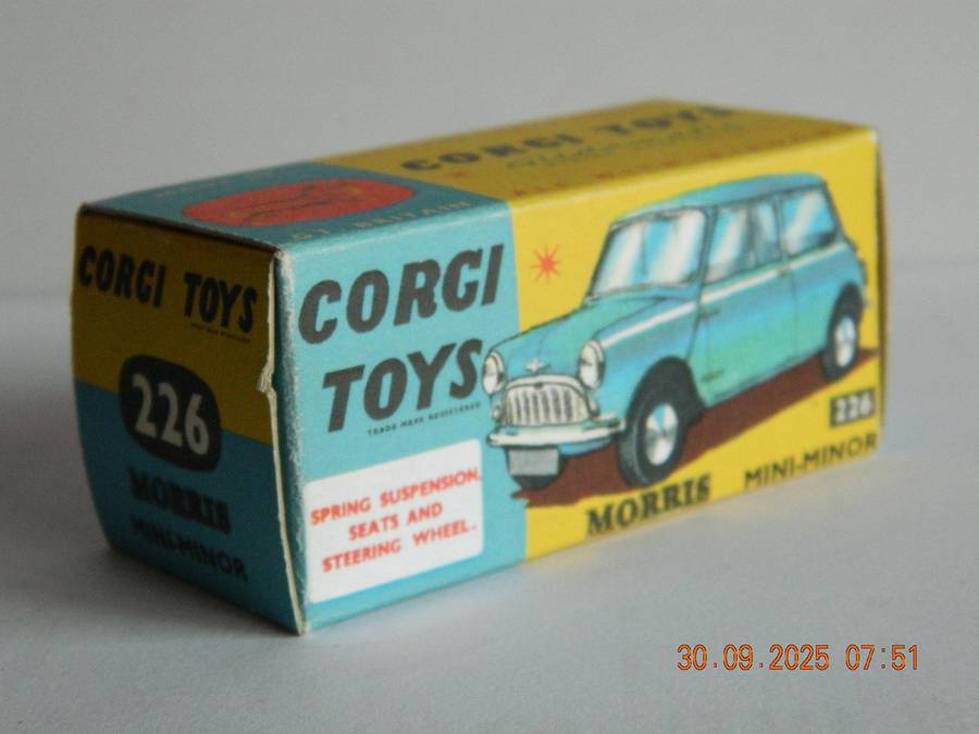 CORGI TOYS  -  226  -  MORRIS MINI MINOR