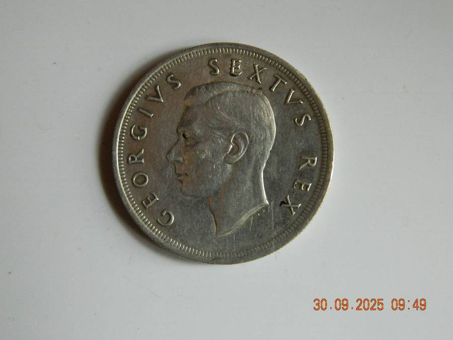 S. A. UNION   5 SHILLING  COIN  -  1952
