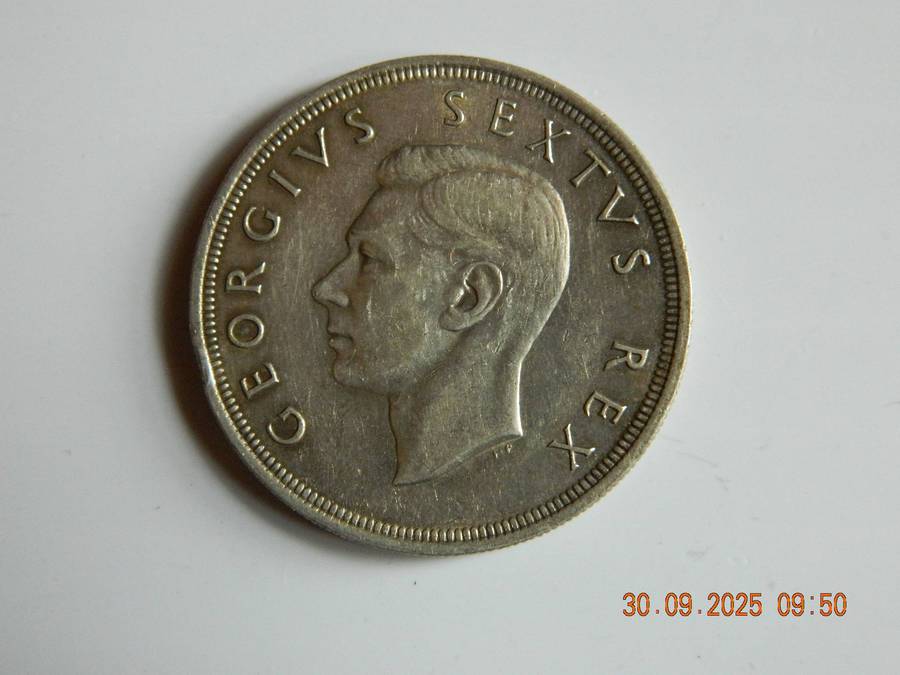 S. A. UNION   5 SHILLING  COIN  -  1951